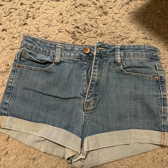 Multiple shorts - Picture 5 of 6